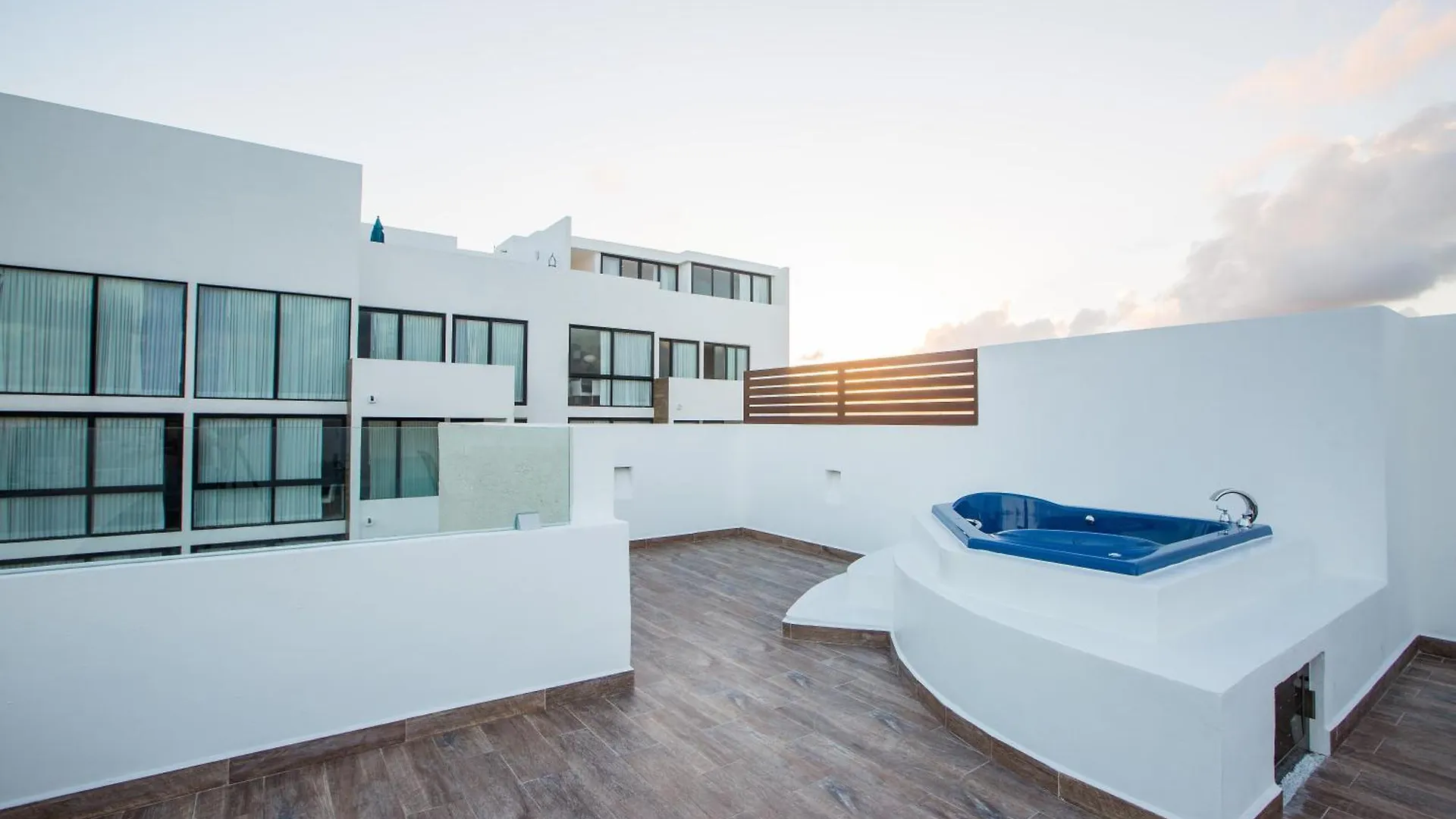 Best Apartments And Penthouses With Jacuzzi Pool In Pdc! Playa del Carmen